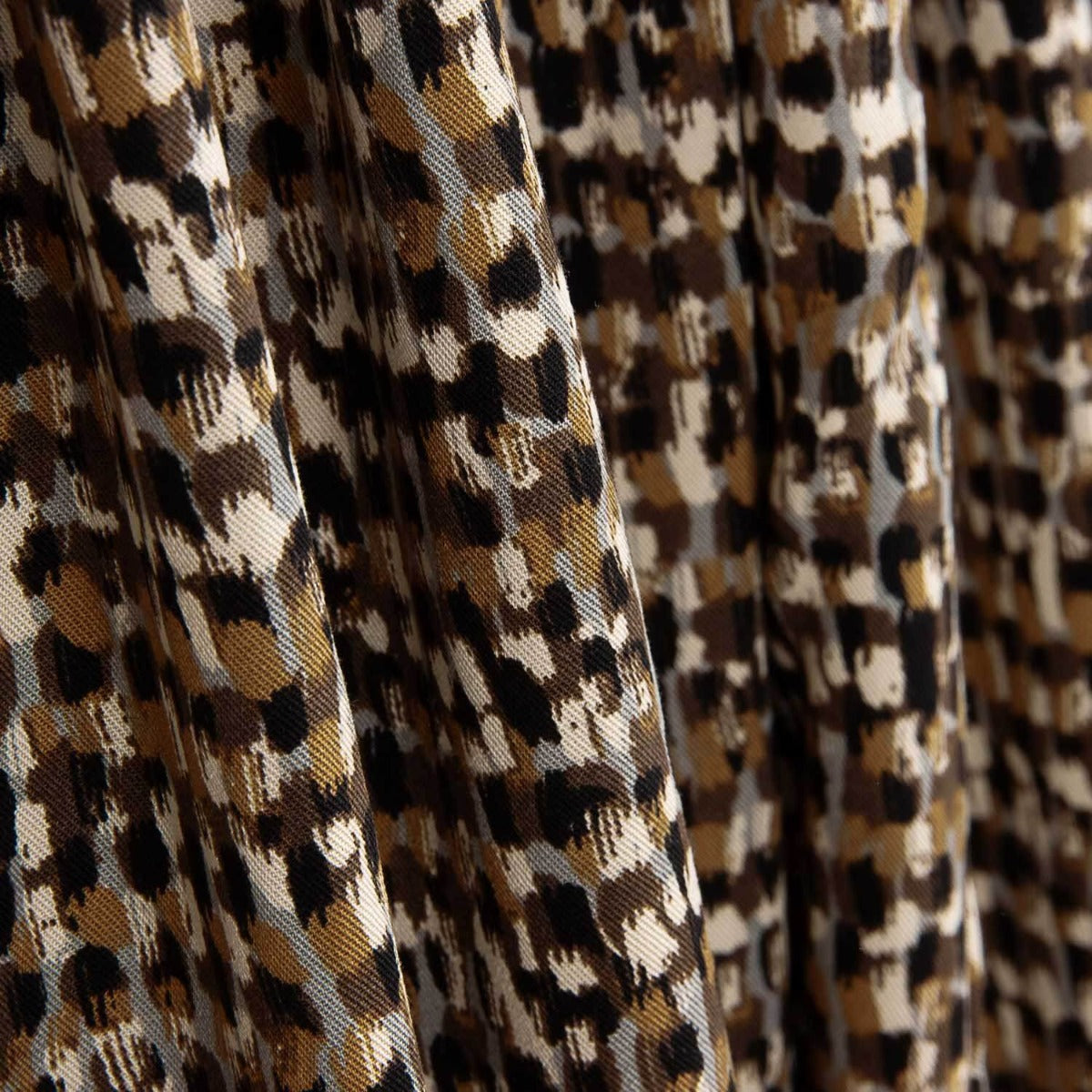 Retal Viscosa Estampada Cedile Marrón 95x148 cm - Ribes y Casals