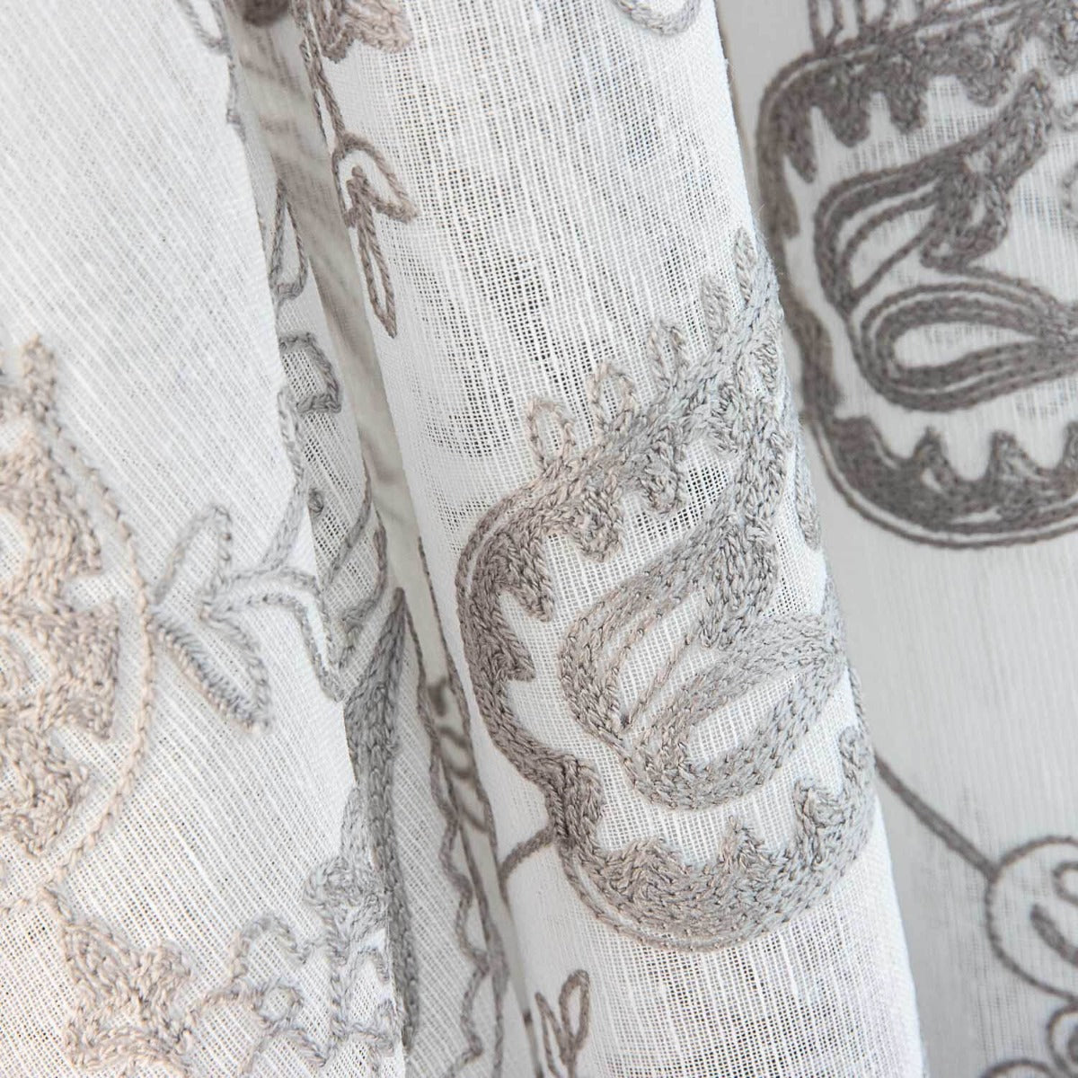 Rideau brodé en cachemire Albero - Ribes y Casals