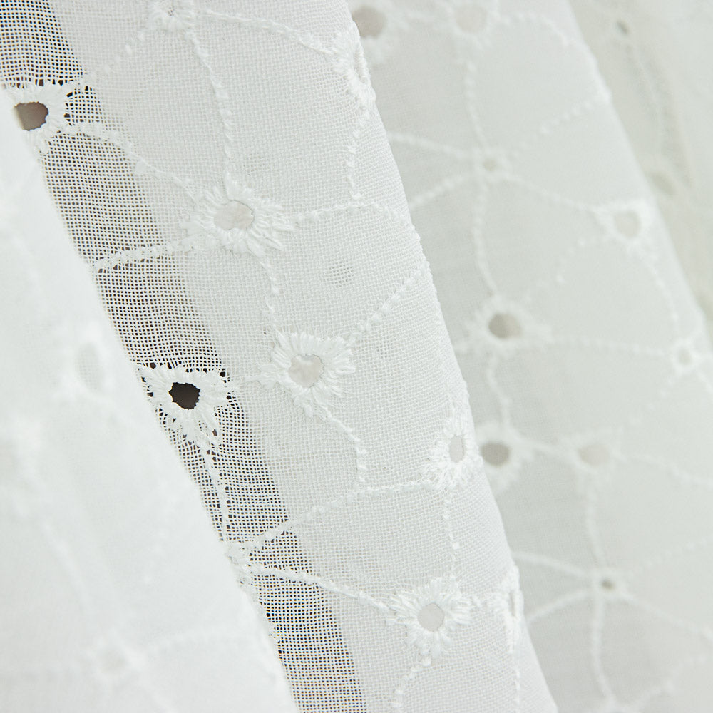 Rideau brodé de fleurs blanches naturelles - Ribes y Casals