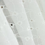Rideau brodé de fleurs blanches naturelles - Ribes y Casals